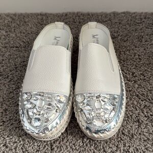 Women’s Slides Sz 7